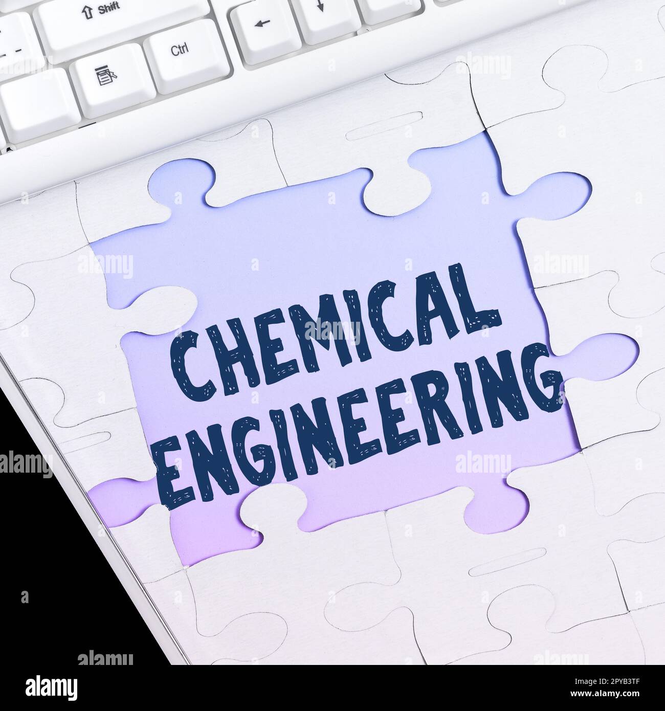 Écriture manuscrite génie chimique. Mot écrit sur le développement de choses traitant de l'application industrielle de la chimie Banque D'Images