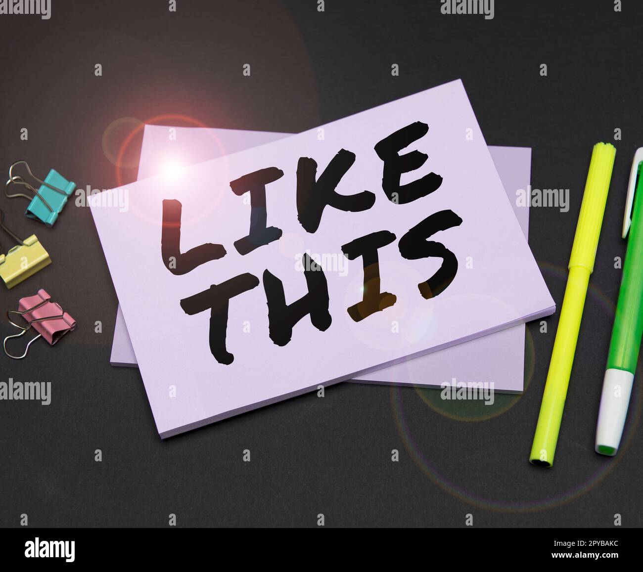 Légende de texte présentant comme ceci. Approche commerciale action se refaisant à quelque chose qui doit faire la même chose qu'elle est Banque D'Images