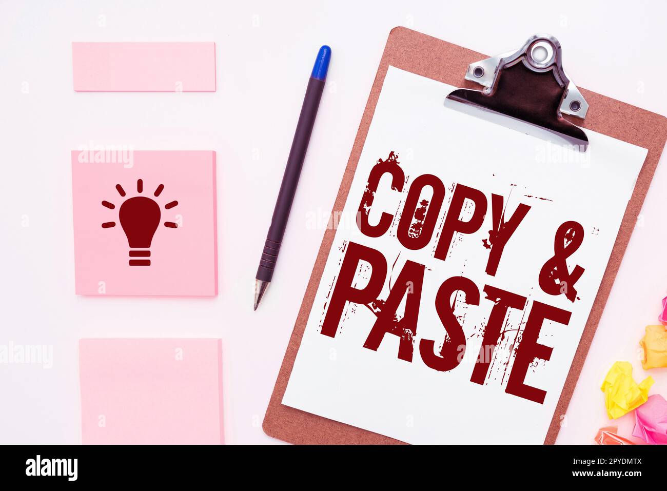 Symbole de texte indiquant Copier Coller. Concept Internet imitation, transcription ou reproduction d'une œuvre originale Banque D'Images