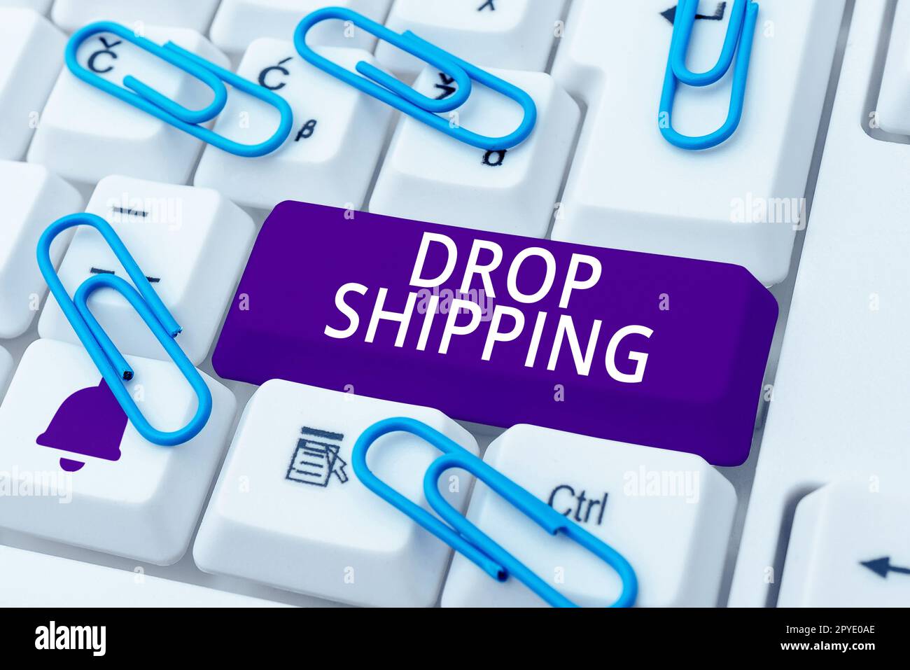 Légende présentant Drop Shipping. Vitrine commerciale pour envoyer des marchandises d'un fabricant directement à un client plutôt qu'au détaillant Banque D'Images