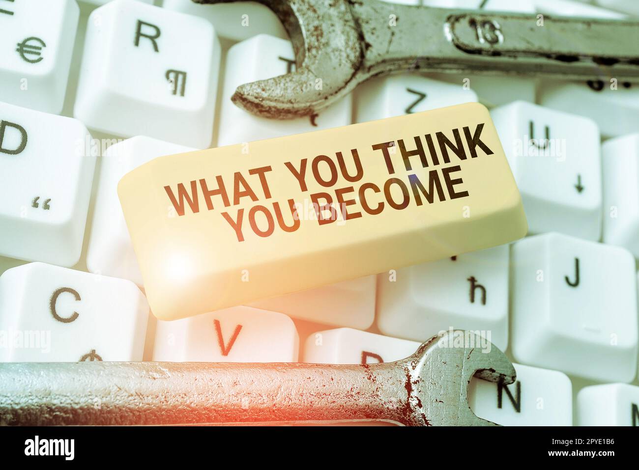 Légende conceptuelle ce que vous pensez devenir. Internet concept être réussi et positif dans la vie exigent de bonnes pensées Banque D'Images