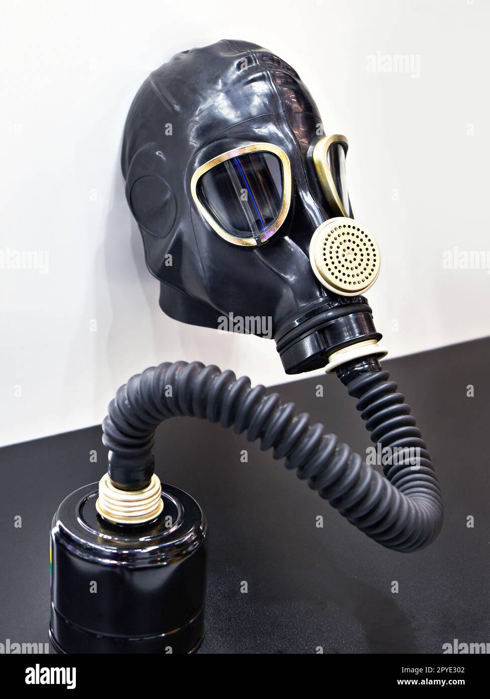 Masque à gaz avec filtre pour la protection respiratoire Photo Stock - Alamy