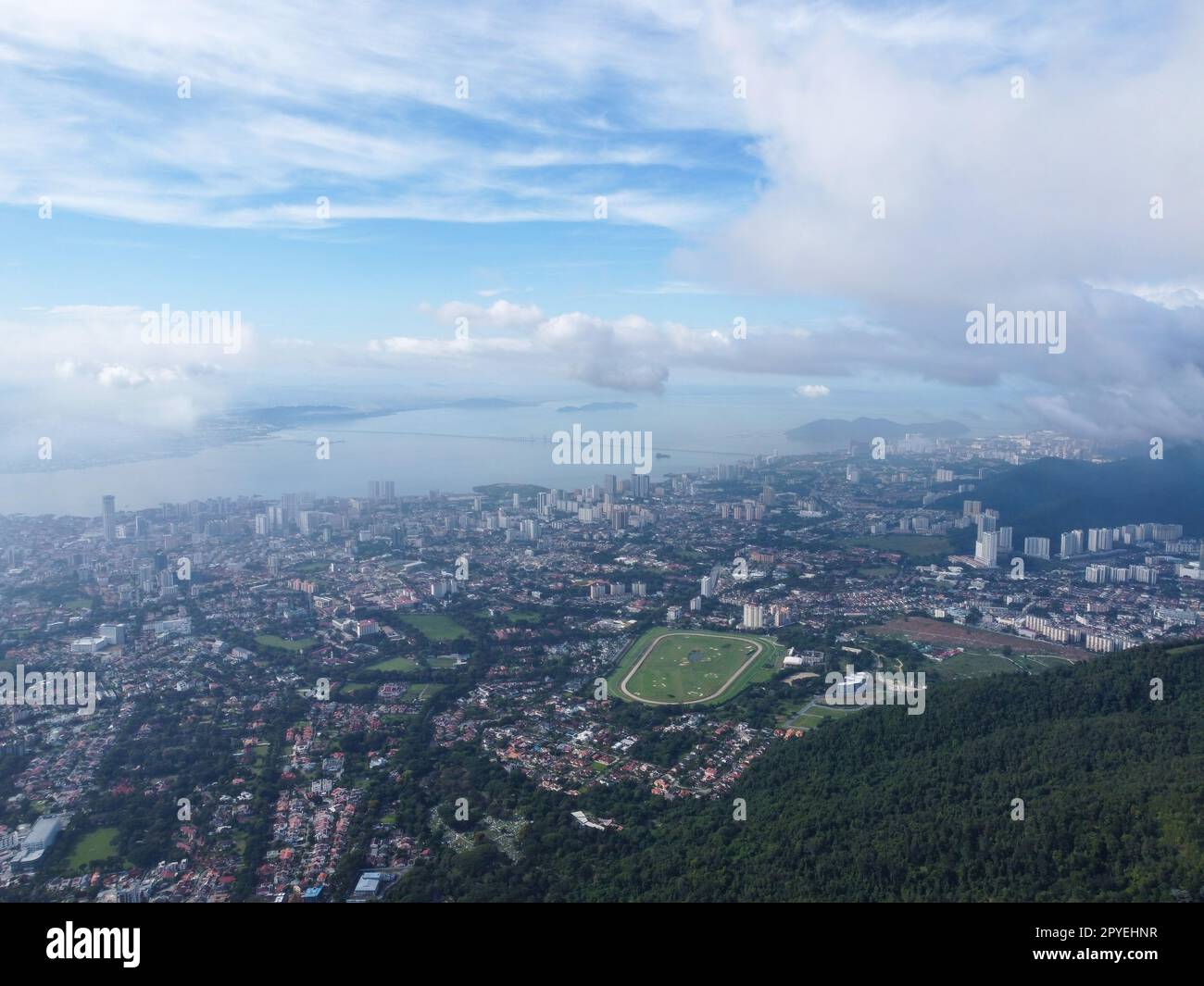 Vue aérienne de l'île de Penang en journée ensoleillée Banque D'Images