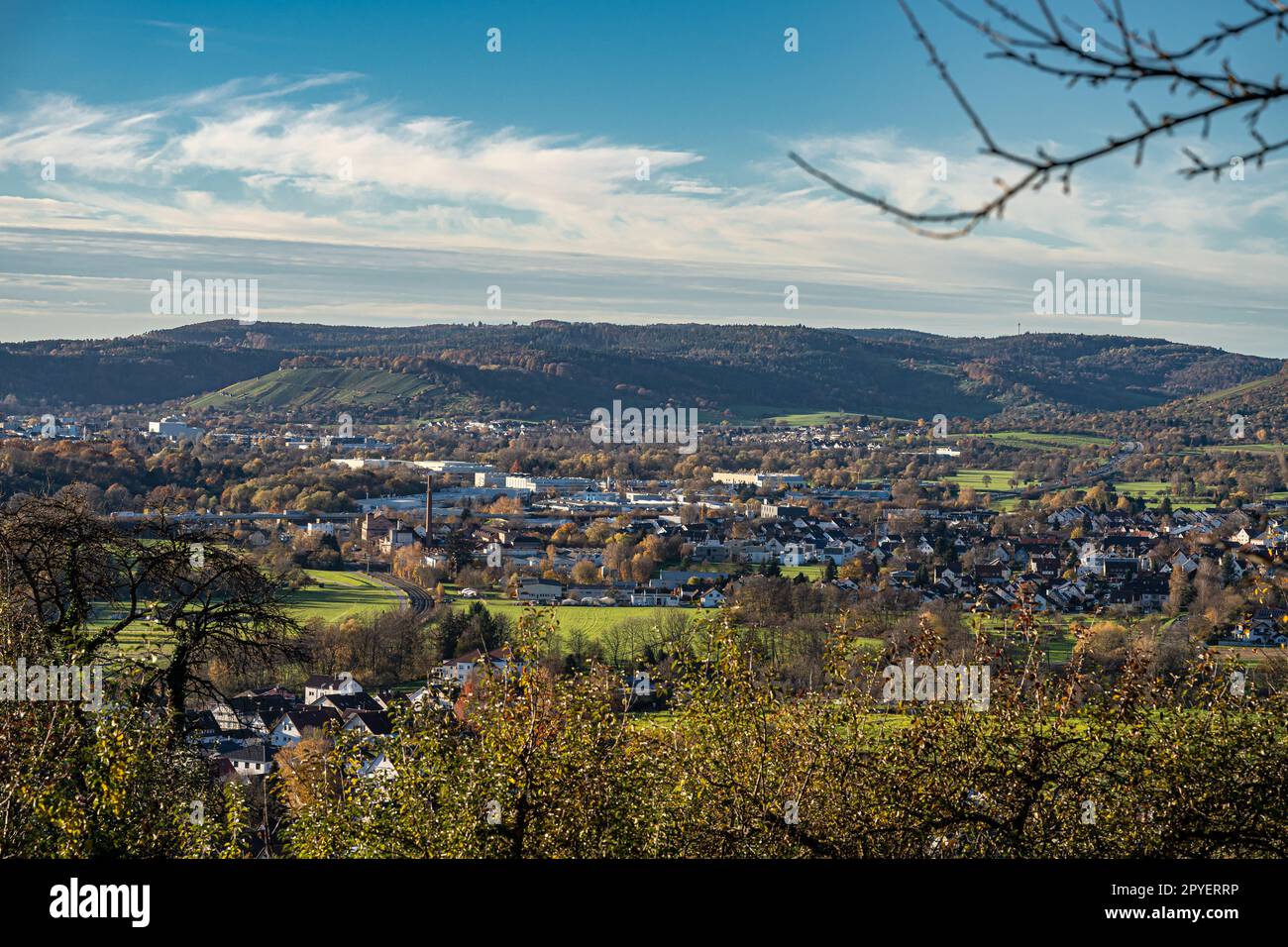 Petit village au milieu de la campagne allemande Banque D'Images