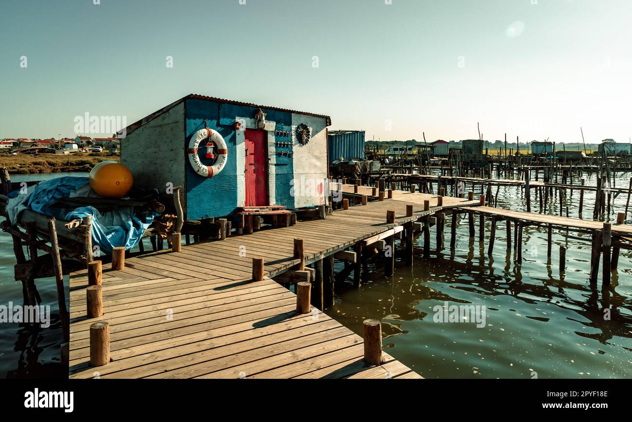 Passerelles et huttes en bois du Cais de Palapitas da Carrasqueira., Palafitico da Carrasqueira Pier à Comporta Portugal Banque D'Images