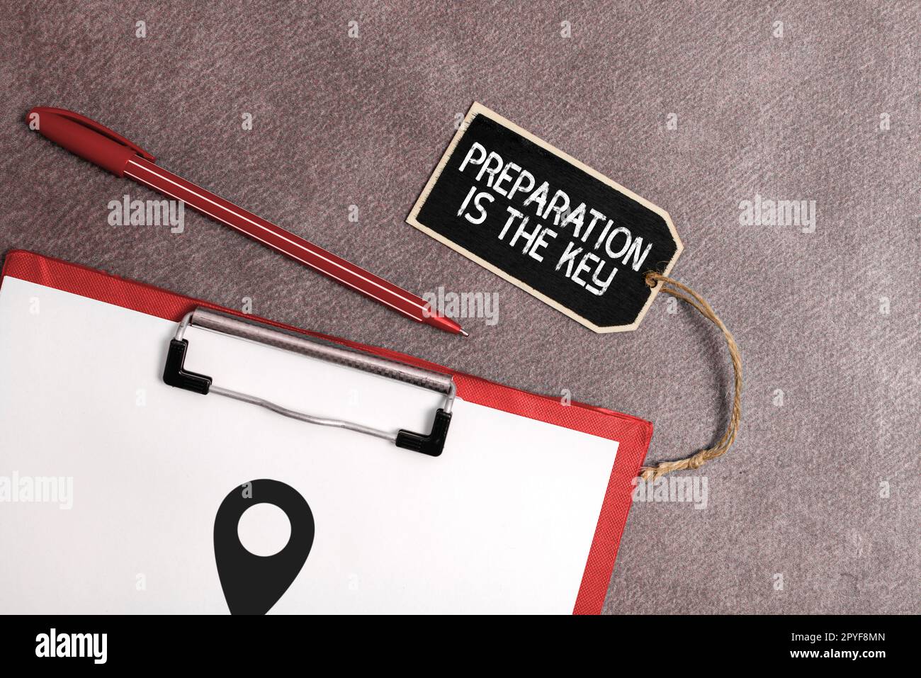 Écriture Affichage du texte la préparation est la clé. Concept : action consistant à rendre quelque chose prêt pour l'entretien ou l'utilisation Banque D'Images