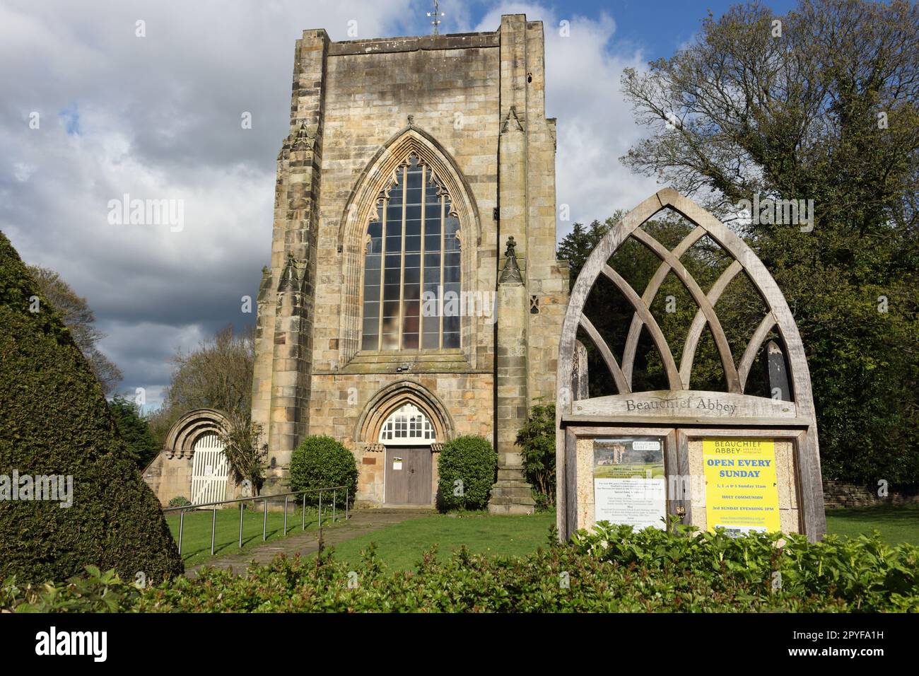 Abbaye de Beauchief et chalets à Sheffield, Yorkshire, Angleterre, classé Grade II*, culte de banlieue Banque D'Images