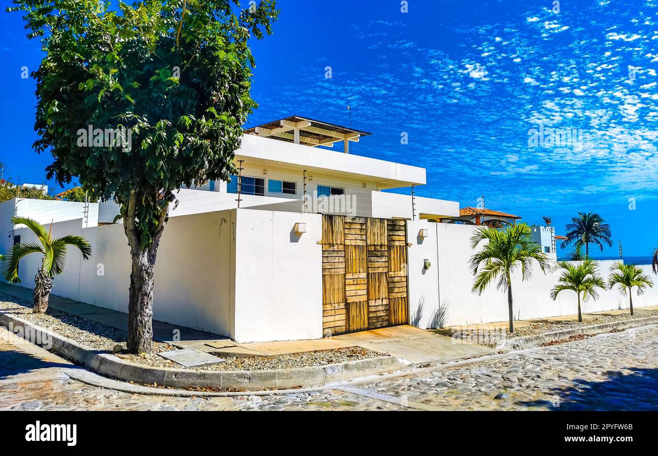 Luxueuses belles maisons modernes tropicales et hôtels résidentiels resorts Mexique. Banque D'Images