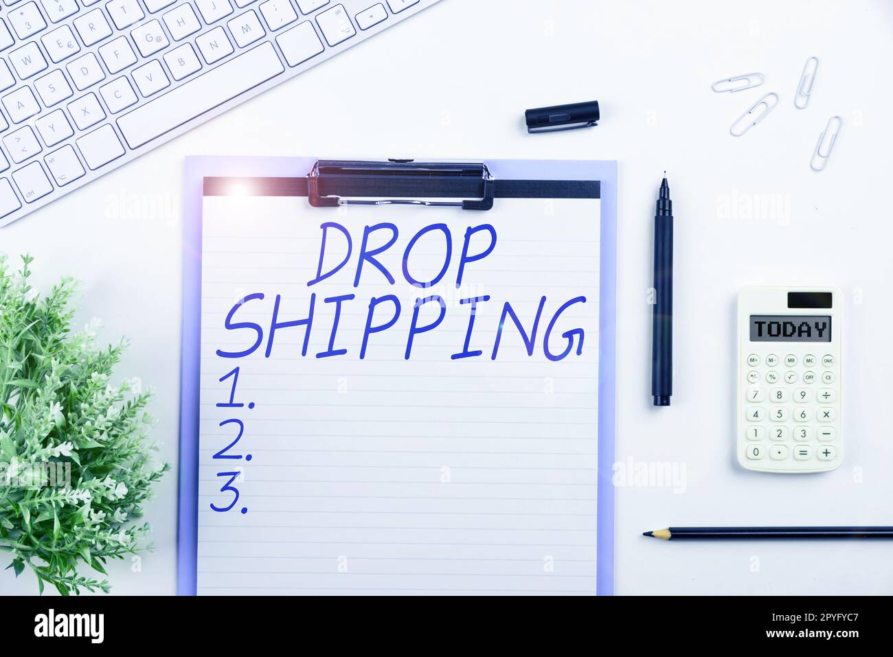 Légende présentant Drop Shipping. Photo conceptuelle pour envoyer des marchandises d'un fabricant directement à un client plutôt qu'au détaillant Banque D'Images