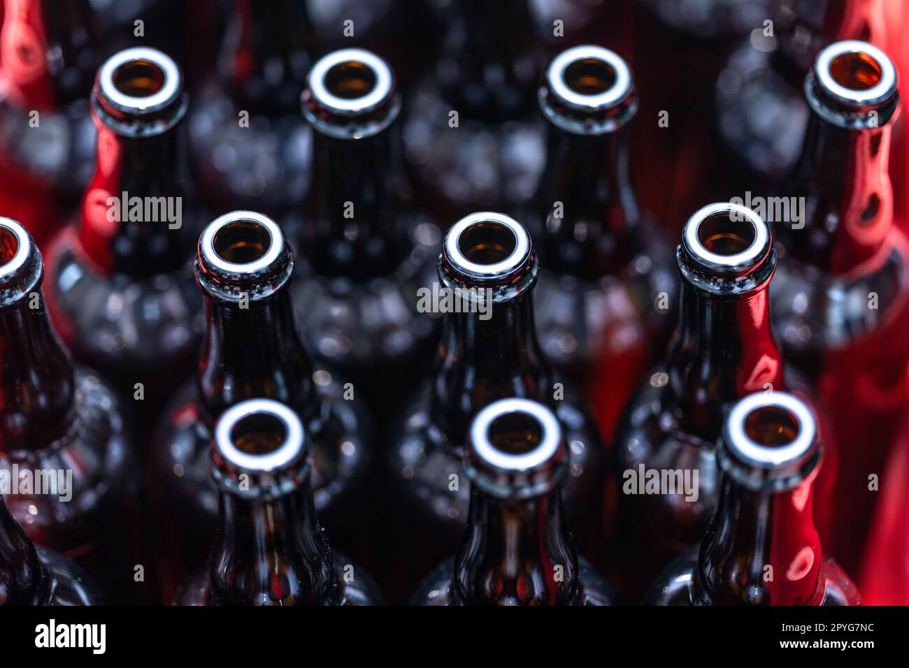 vider les bouteilles de verre en stock Banque D'Images