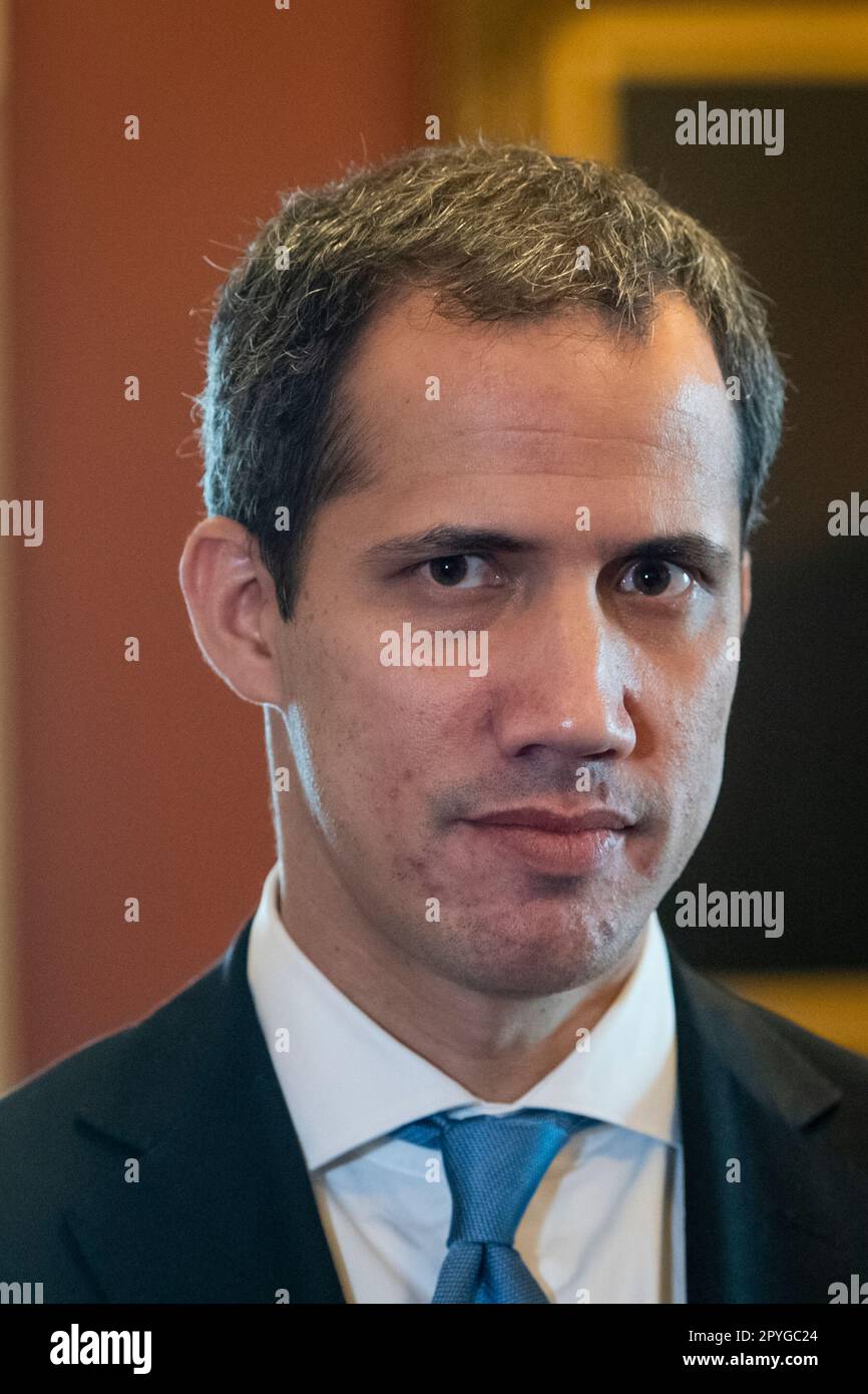 Washington, Vereinigte Staaten. 03rd mai 2023. L'ancien président vénézuélien Juan Guaido rencontre des sénateurs américains au Capitole des États-Unis à Washington, DC, mercredi, 3 mai 2023. Credit: Rod Lamkey/CNP/dpa/Alay Live News Banque D'Images