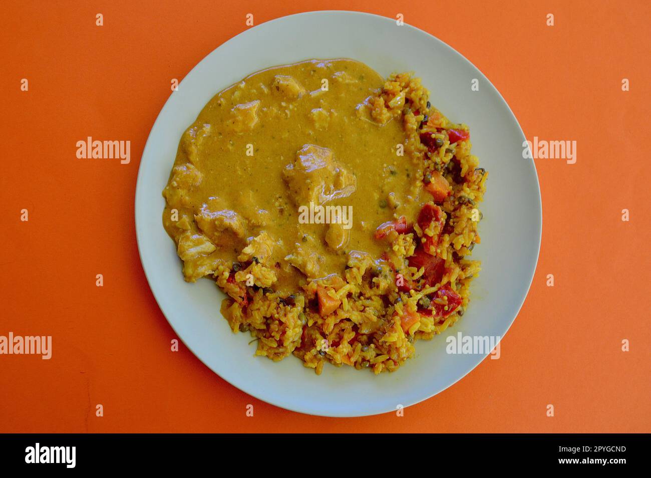 Poulet noix de cajou korma avec riz Banque D'Images