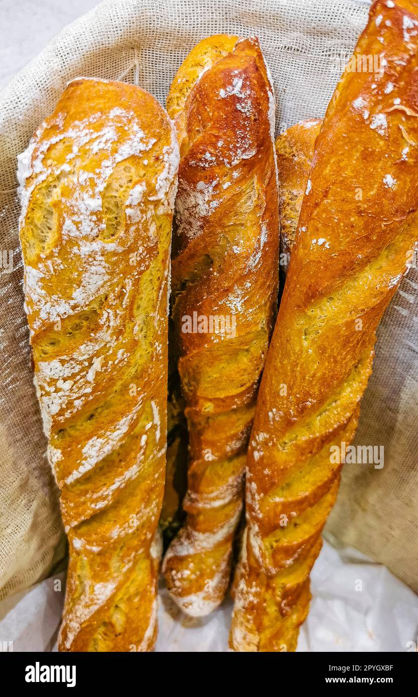 Rouleaux baguettes gâteaux et autres pâtisseries dans Chedraui supermarché Mexique. Banque D'Images