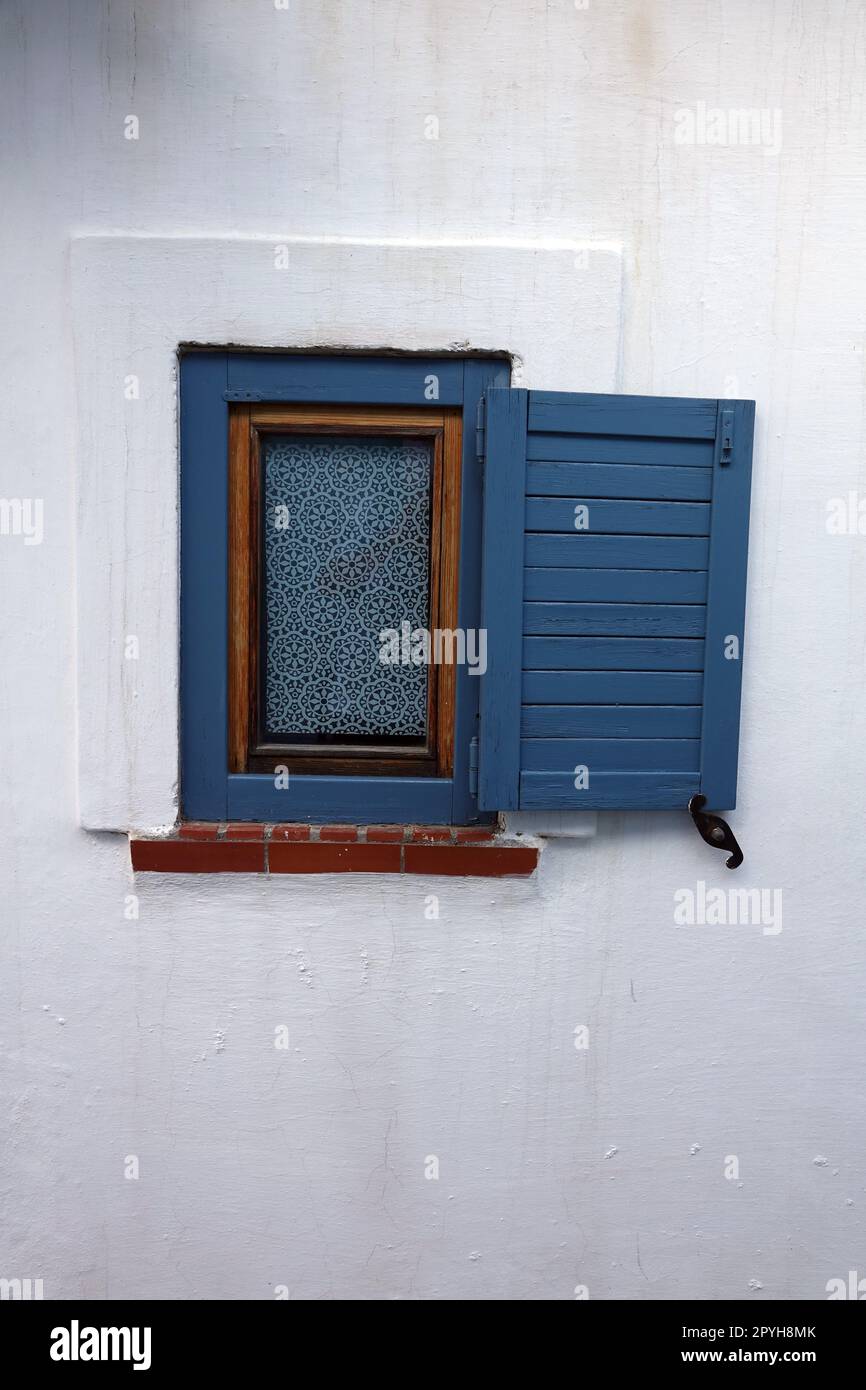 Fenster an einem Haus à Koskinou auf Rhodos Banque D'Images