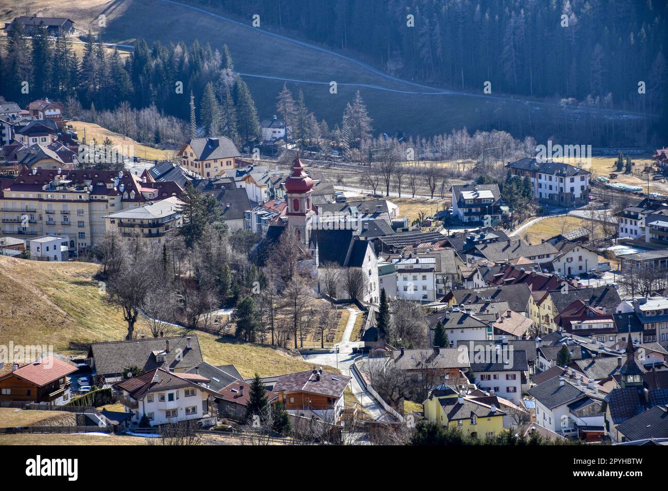 Gossenssass, Brenner, Südtirol, Italie, Dorf, Gemeinde, Kirche, Siedlung, Haus, Gossenssass-Viadukt, Häuser, Straße, Tourismus, Fremdenverkehr, Zentral Banque D'Images