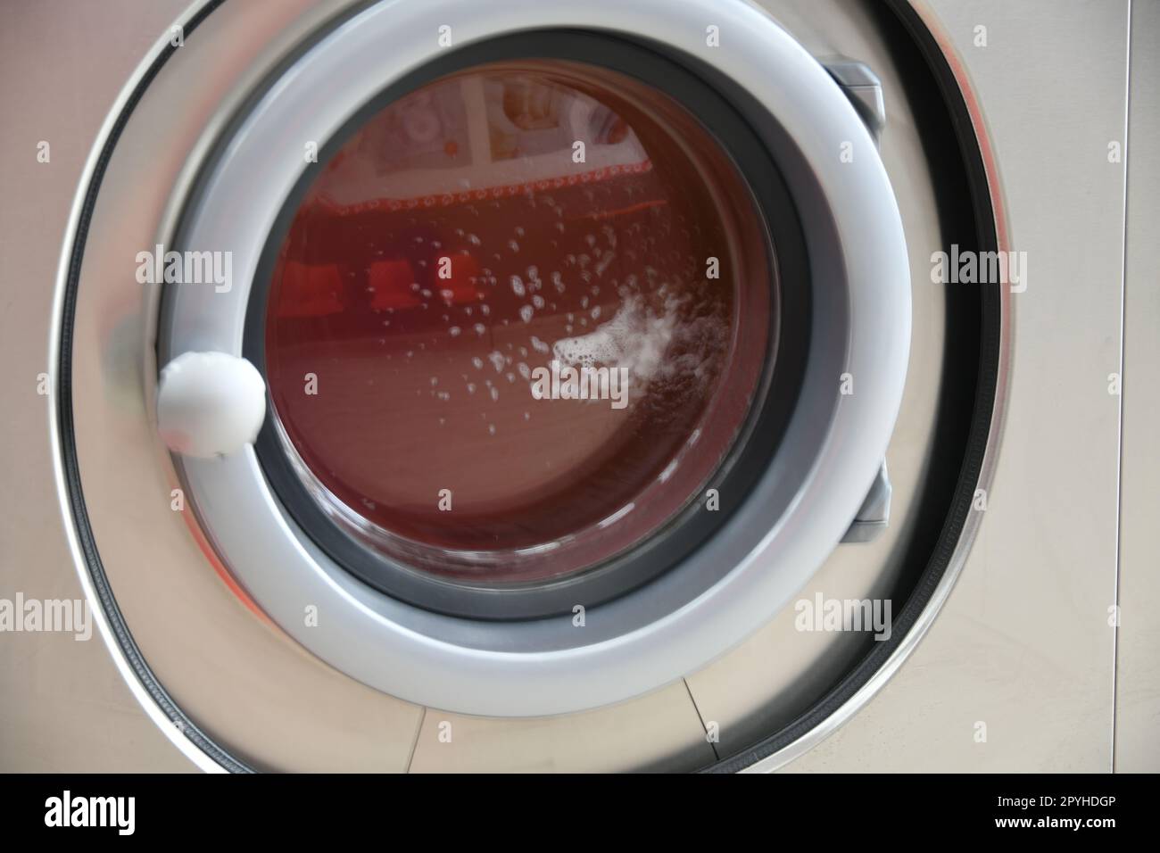 Un tambour de machine à laver en acier inoxydable, province d'Alicante, Costa Blanca, Espagne Banque D'Images