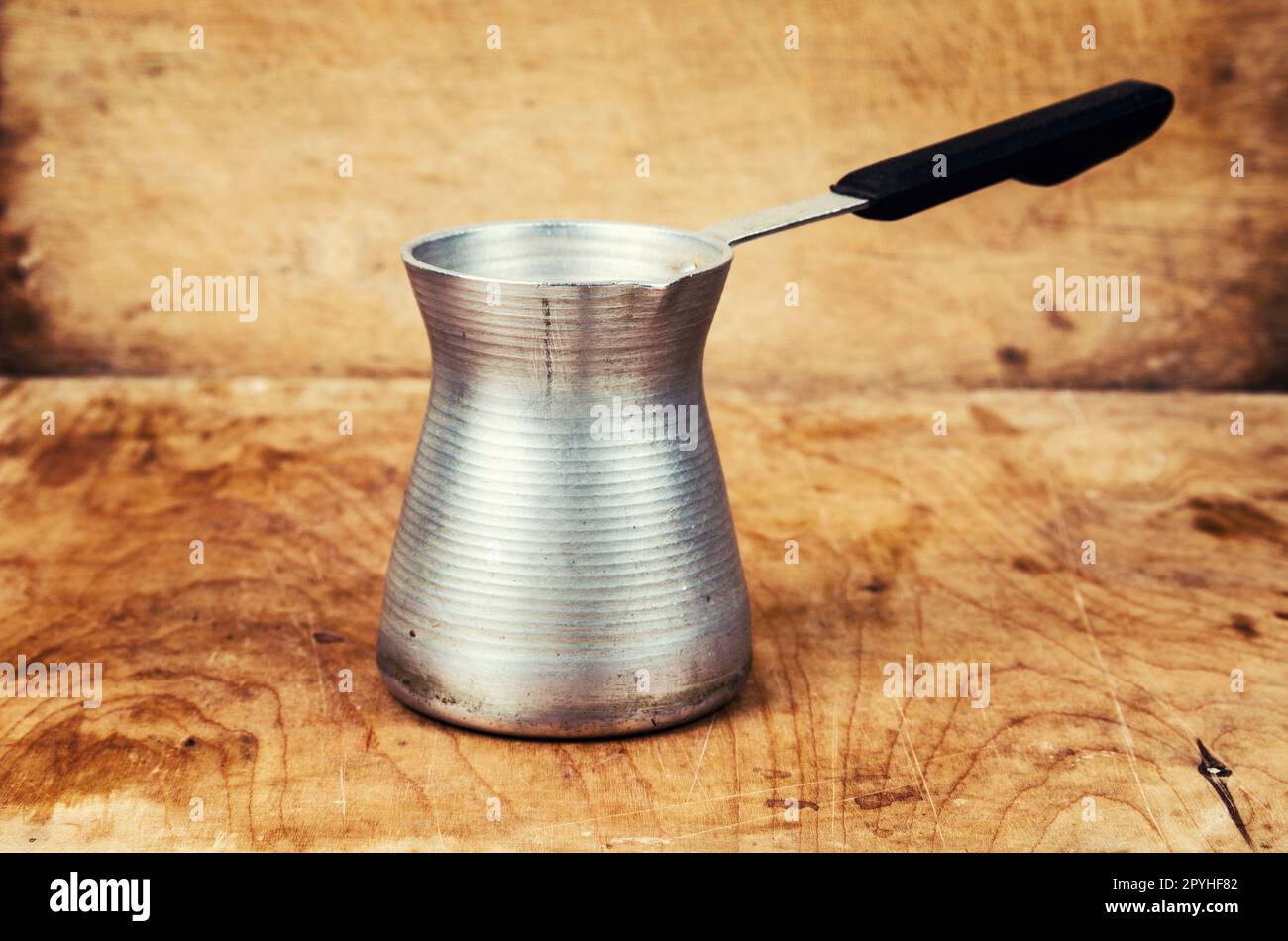 Marmite à café sur la table Banque D'Images