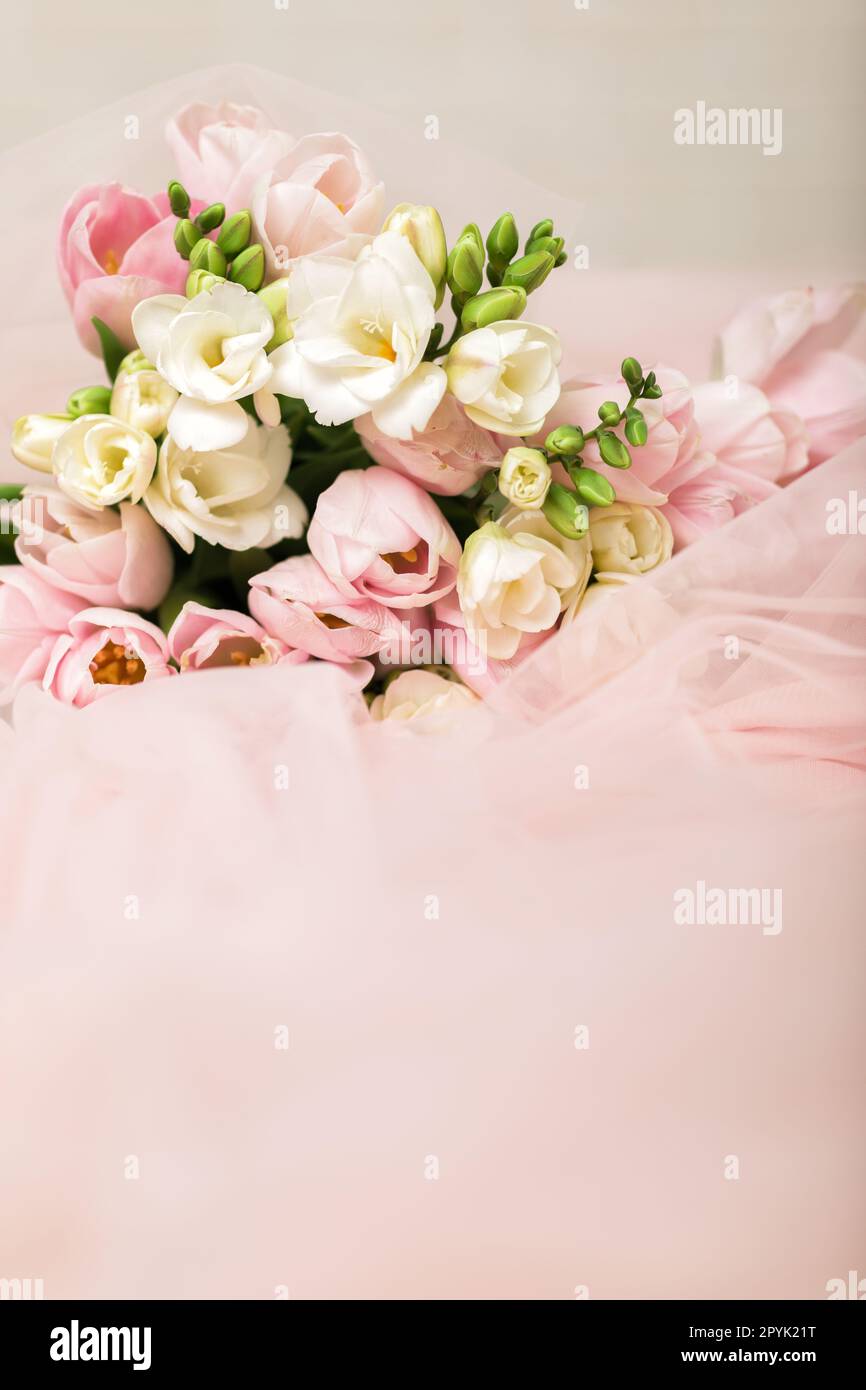 le mariage beau bouquet de tulipes roses Banque D'Images