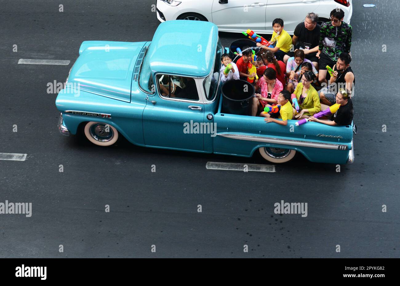 Célébrations de Songkran sur Rama I Road près de Siam Square à Bangkok, Thaïlande. Banque D'Images