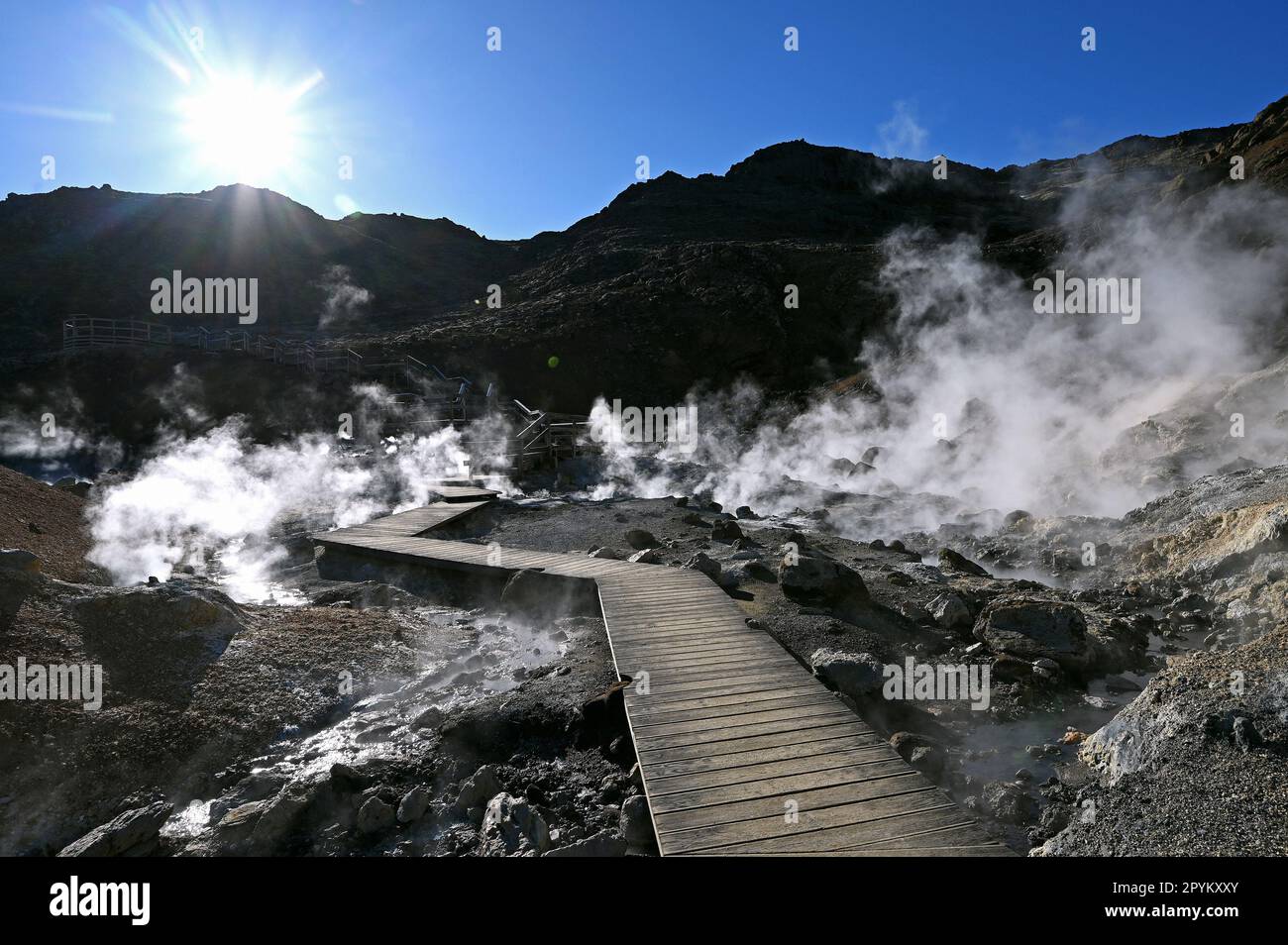 Seltun, sources géothermiques sur la péninsule de Reykjanes dans le sud-ouest de l'Islande. Banque D'Images