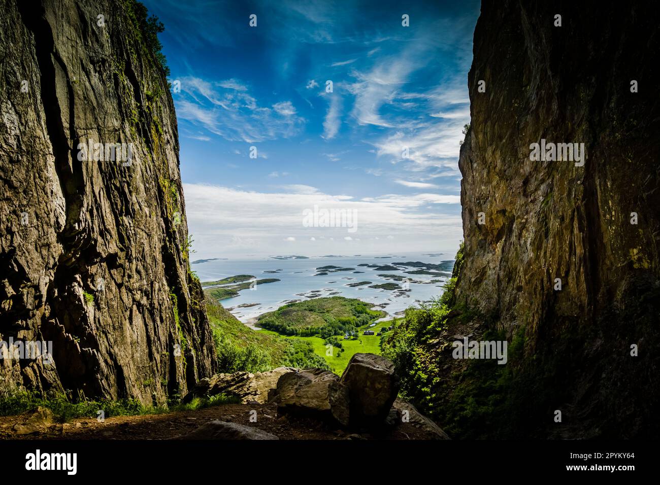 Grotte de Torhatten près de Bronnysund, Norvège. Banque D'Images