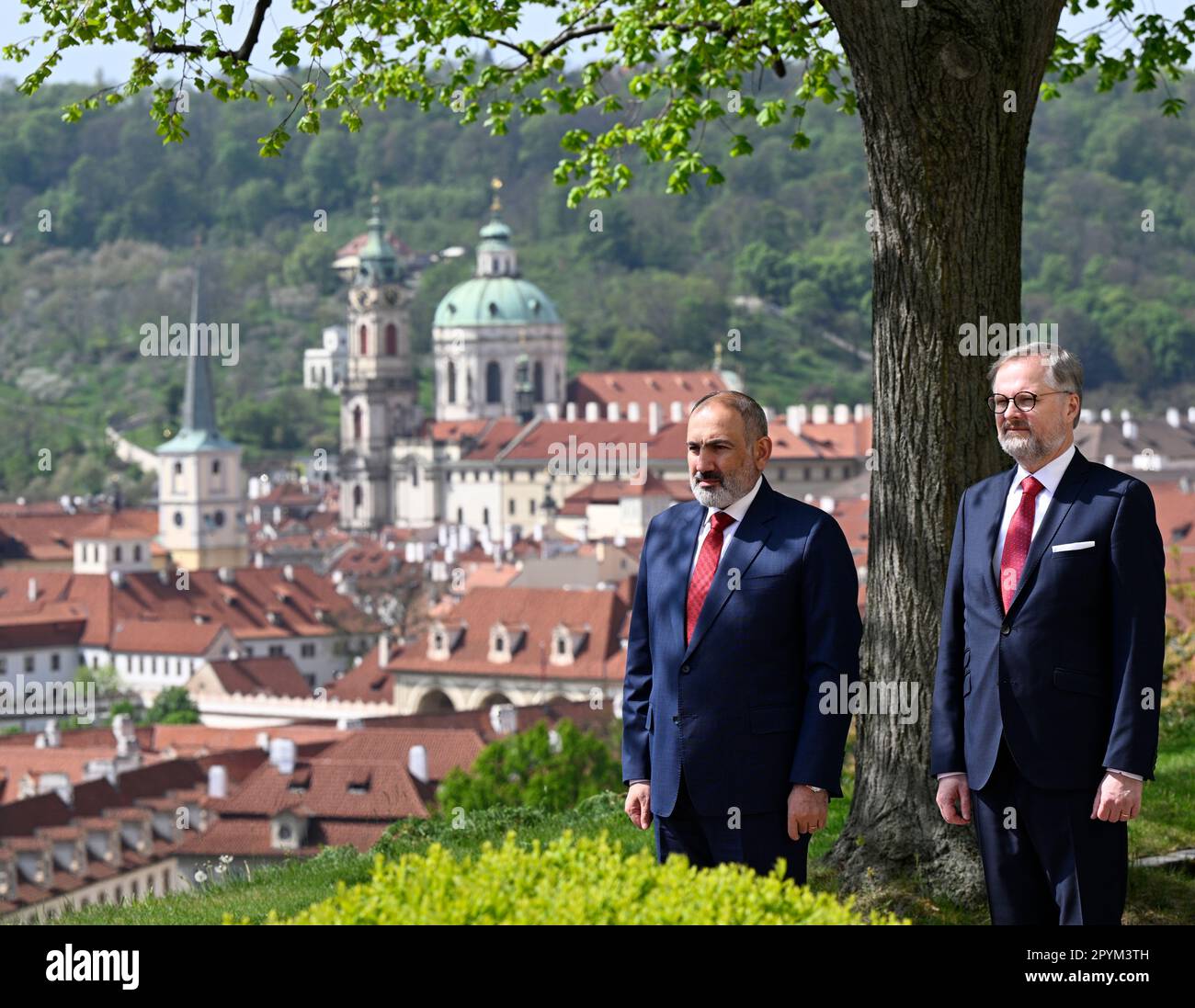 Prague, République tchèque. 04th mai 2023. De droite le Premier ministre tchèque Petr Fiala rencontre le Premier ministre arménien Nikol Pashinyan à Prague, République tchèque, 4 mai 2023. Crédit : Michal Krumphanzl/CTK photo/Alay Live News Banque D'Images