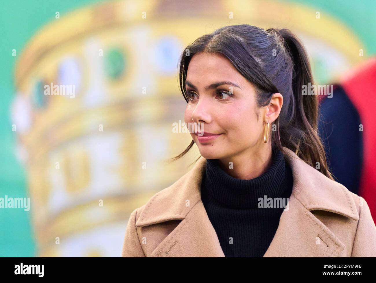 Stuttgart, Allemagne. 03rd mai 2023. Lea Wagner, présentateur ARD Sport Moderatorin, Sportmodératorin, Journalistin, Das Erste, Fernsehmodératorin, Dans le match VFB STUTTGART - EINTRACHT FRANKFURT 2-3 DFB-Pokal, coupe de football allemande, demi-finale sur 03 mai 2023 à Stuttgart, Allemagne. Crédit saison 2022/2023 : Peter Schatz/Alay Live News Banque D'Images