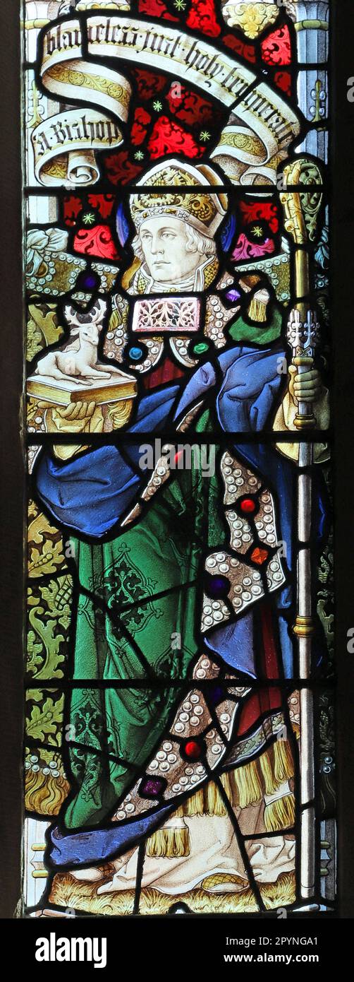 Vitraux de Percy Bacon & Brothers représentant St Aidan de Lindisfarne, église St Mary, Stannington, Northumberland Banque D'Images