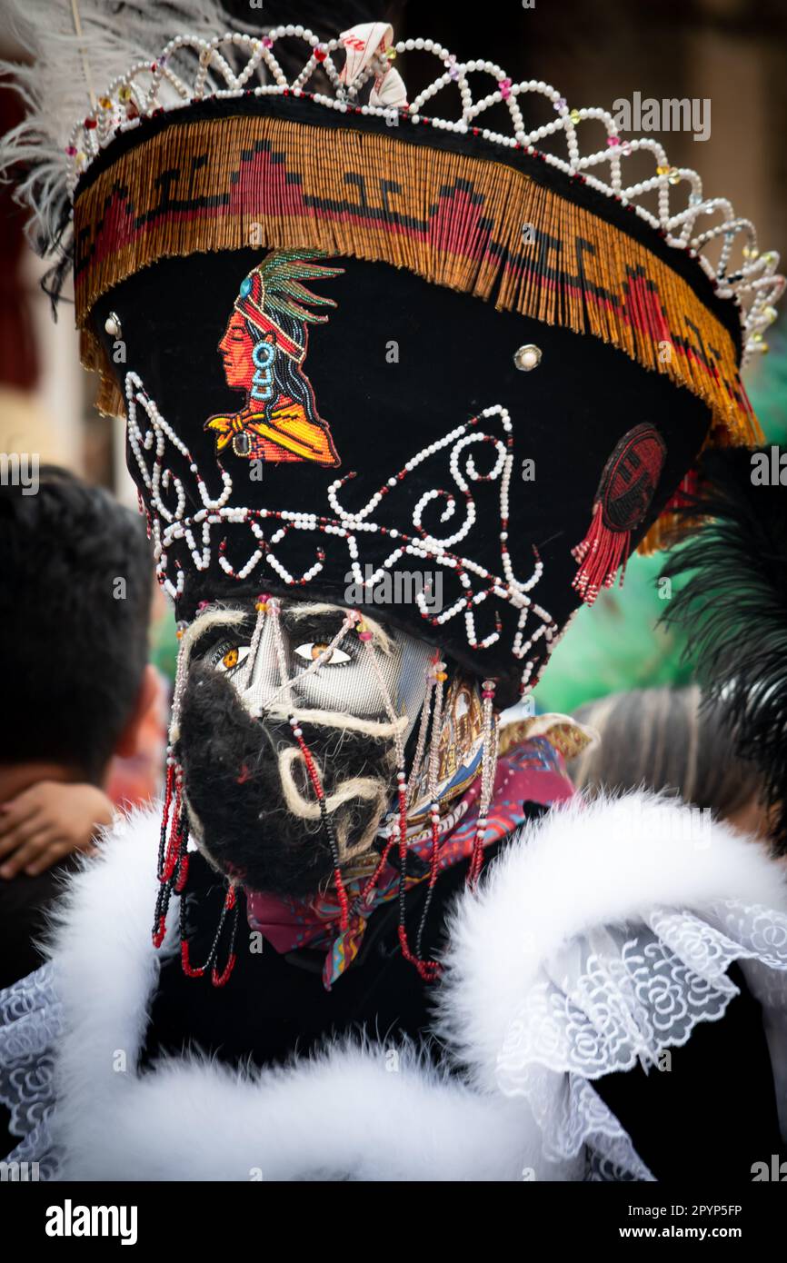 Les Chinelos sont une danseuse traditionnelle et colorée en costume dans le carnaval, est populaire dans l'état mexicain de Morelos près de Tepoztlan , l'État du Mexique et Mexique Banque D'Images