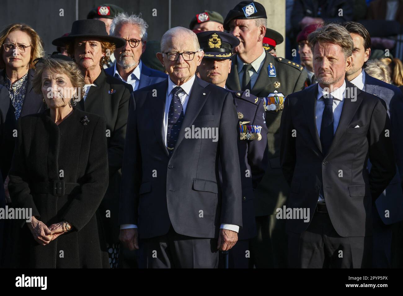 RHENEN - 04/05/2023, Altesse Royale la princesse Margriet, le professeur Pieter van Vollenhoven et son Altesse le prince Pieter-Christiaan pendant la Journée nationale de commémoration militaire à l'Ereveld militaire de Grebbeberg. ANP VINCENT JANNINK pays-bas sortie - belgique sortie Banque D'Images