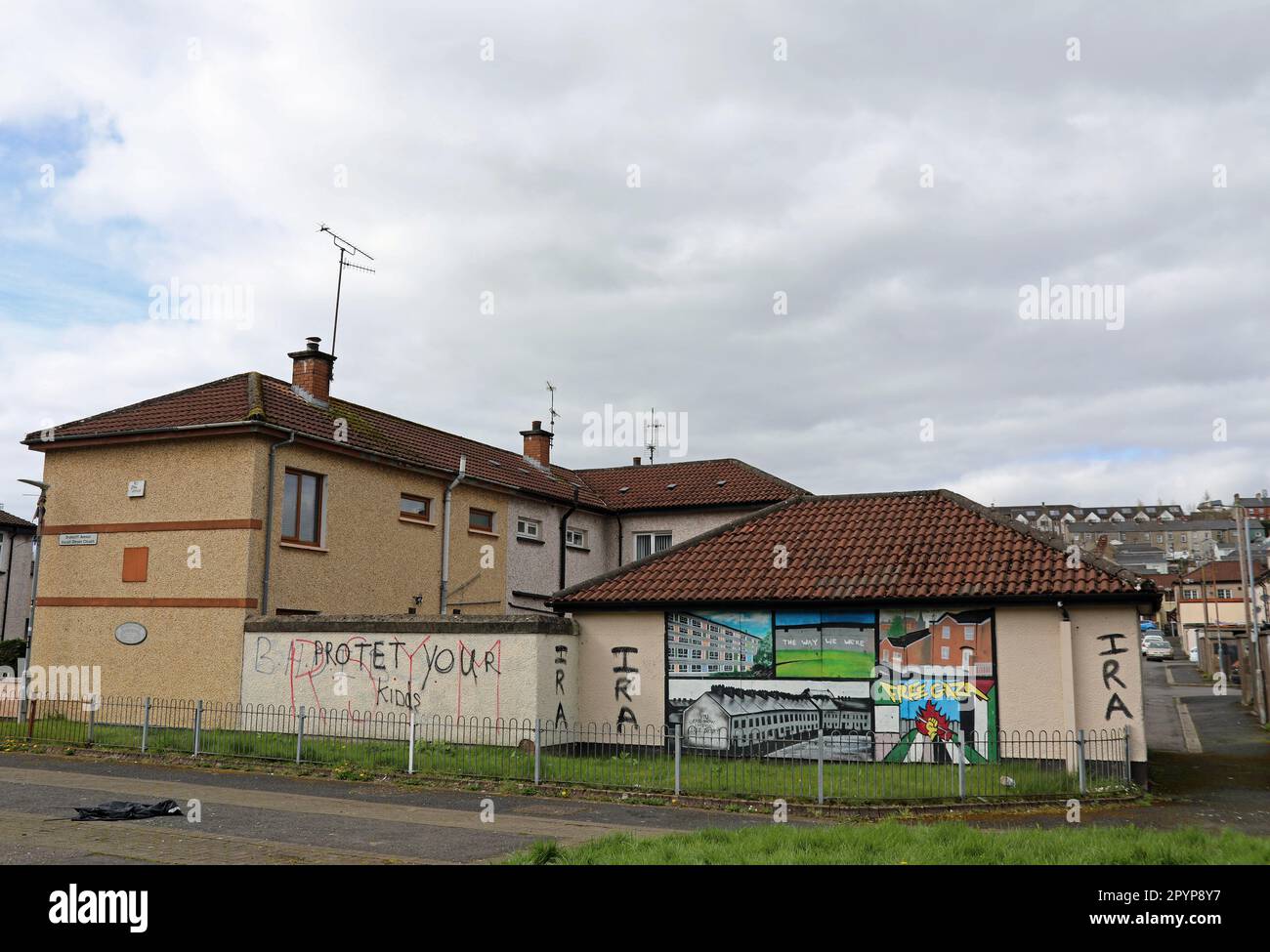 Drumcliff Avenue à Derry Banque D'Images