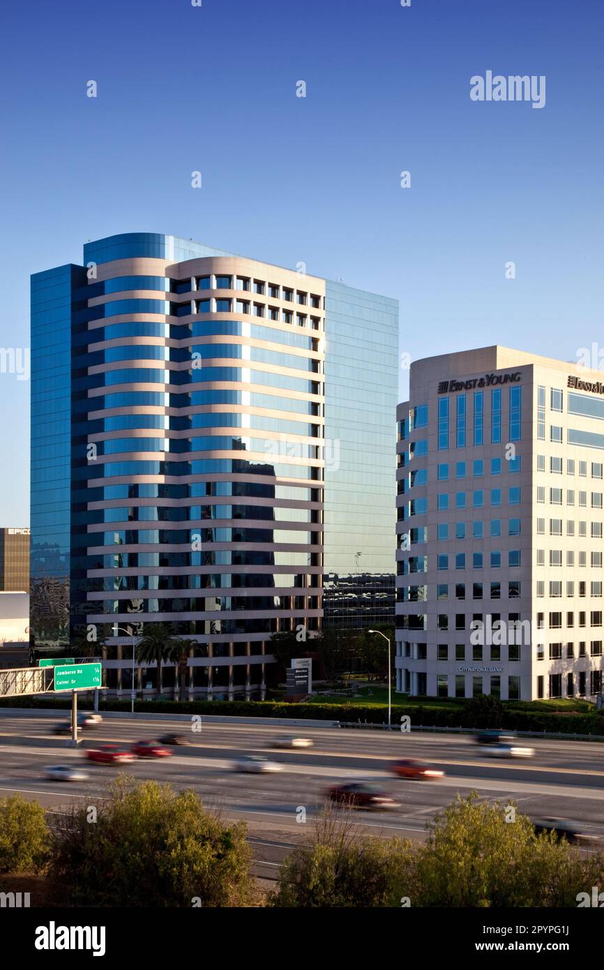 Bâtiments d'affaires dans Central Irvine Banque D'Images