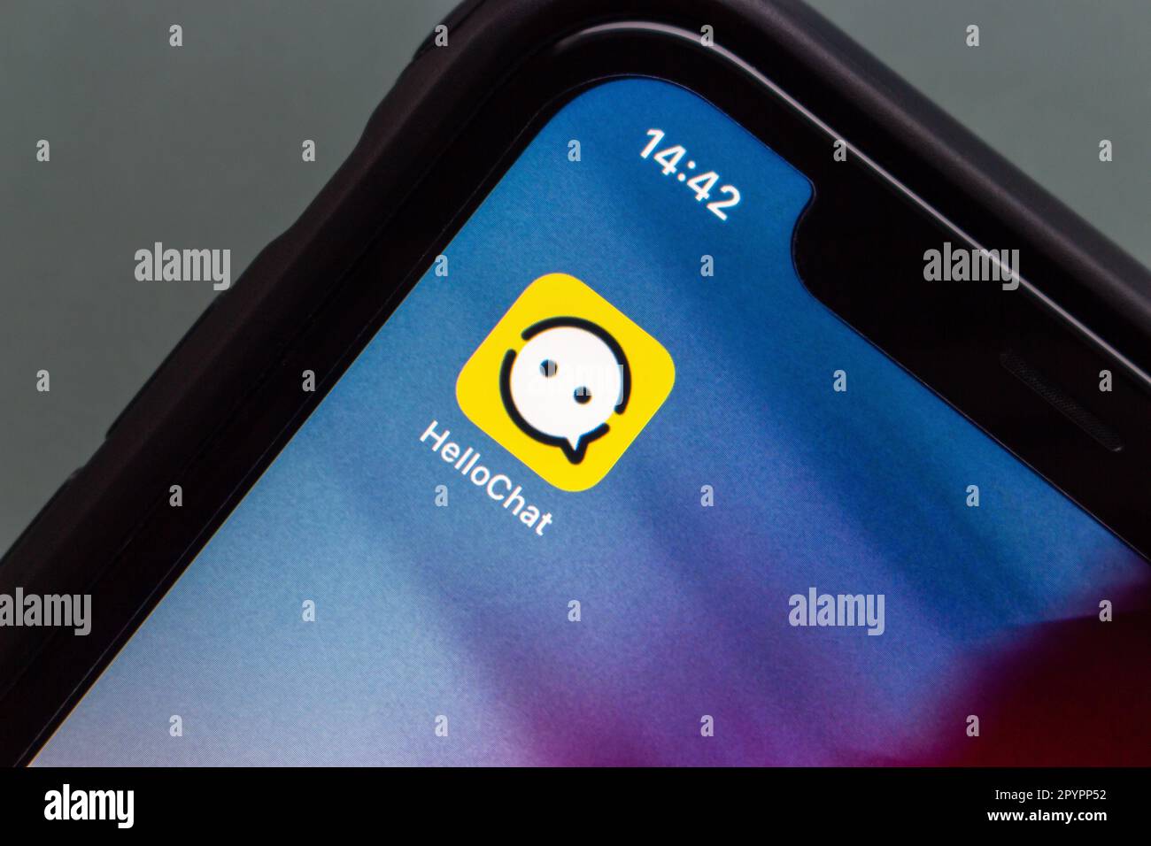 Vancouver, CANADA - avril 15 2023 : application HelloChat, est une plateforme de paiement social au Canada par HelloChat Technology Limited, vue sur un écran d'iPhone. Banque D'Images