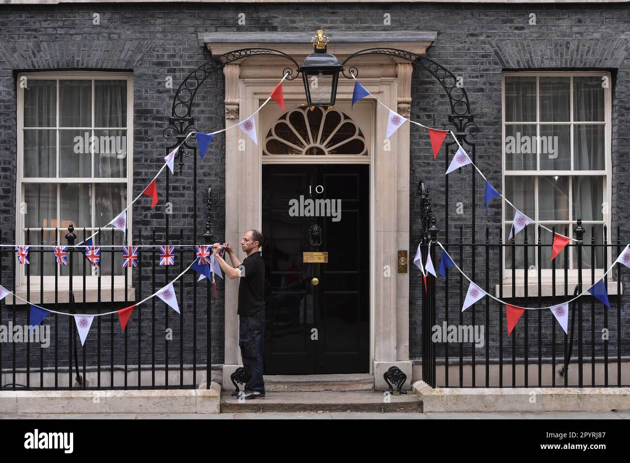 Londres, Angleterre, Royaume-Uni. 4th mai 2023. 10 Downing Street décorée  avant le couronnement du roi Charles III Le couronnement du roi Charles III  et de la reine Consort aura lieu sur 6