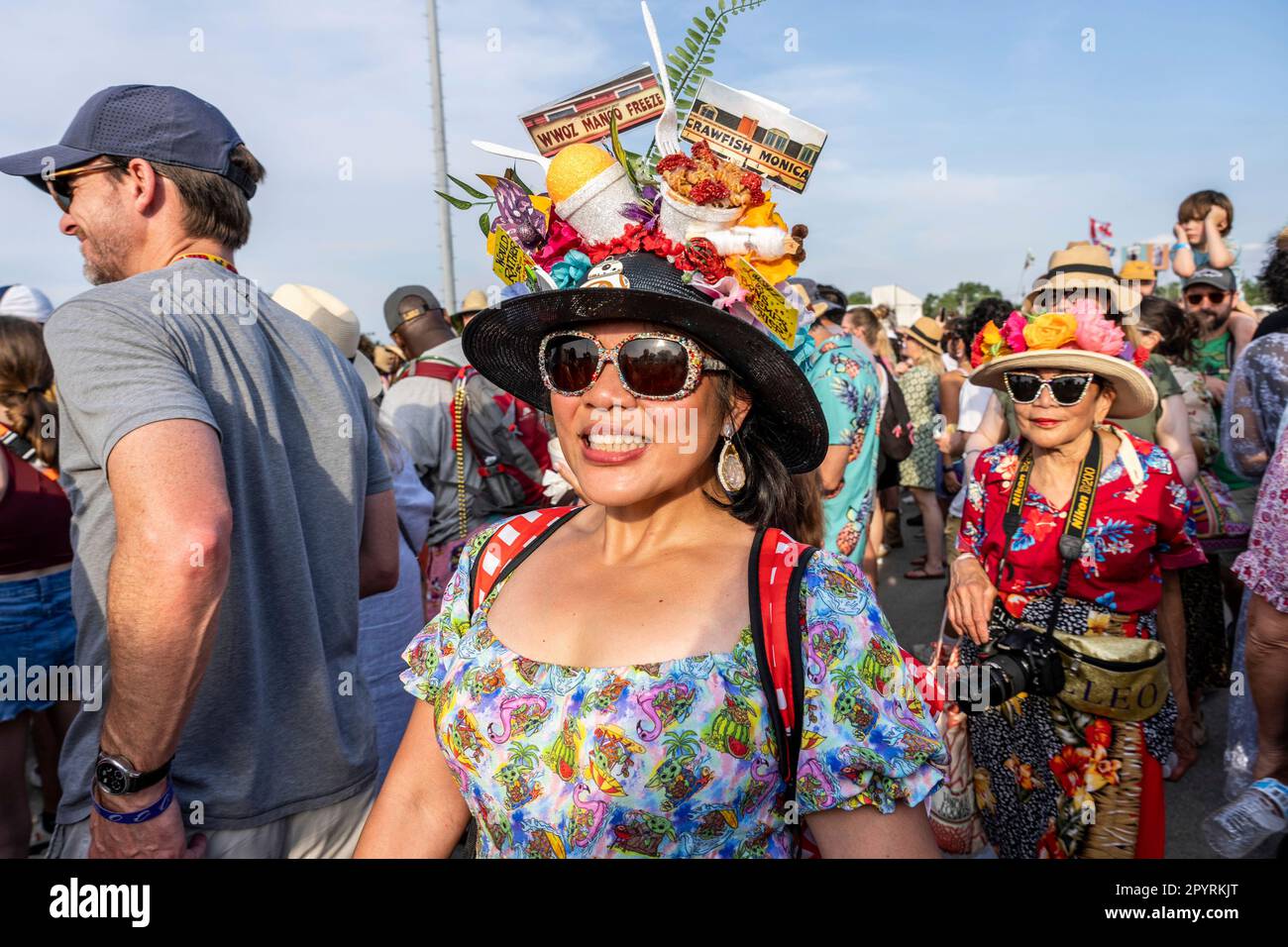 Festivalgoers are seen at the 2023 New Orleans Jazz and Heritage Festival on Thursday, May 4, 2023, at the Fair Grounds Race Course in New Orleans. (Photo by Amy Harris/Invision/AP) Banque D'Images