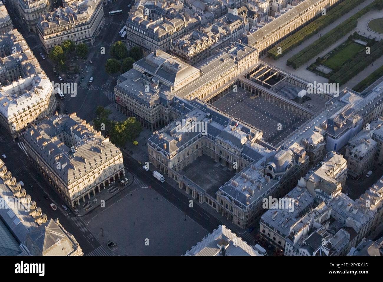 FRANCE. PARIS (75) 1ST ARRONDISSEMENT. VUE AÉRIENNE DU CONSEIL D'ETAT ET DU QUARTIER DU PALAIS ROYAL Banque D'Images