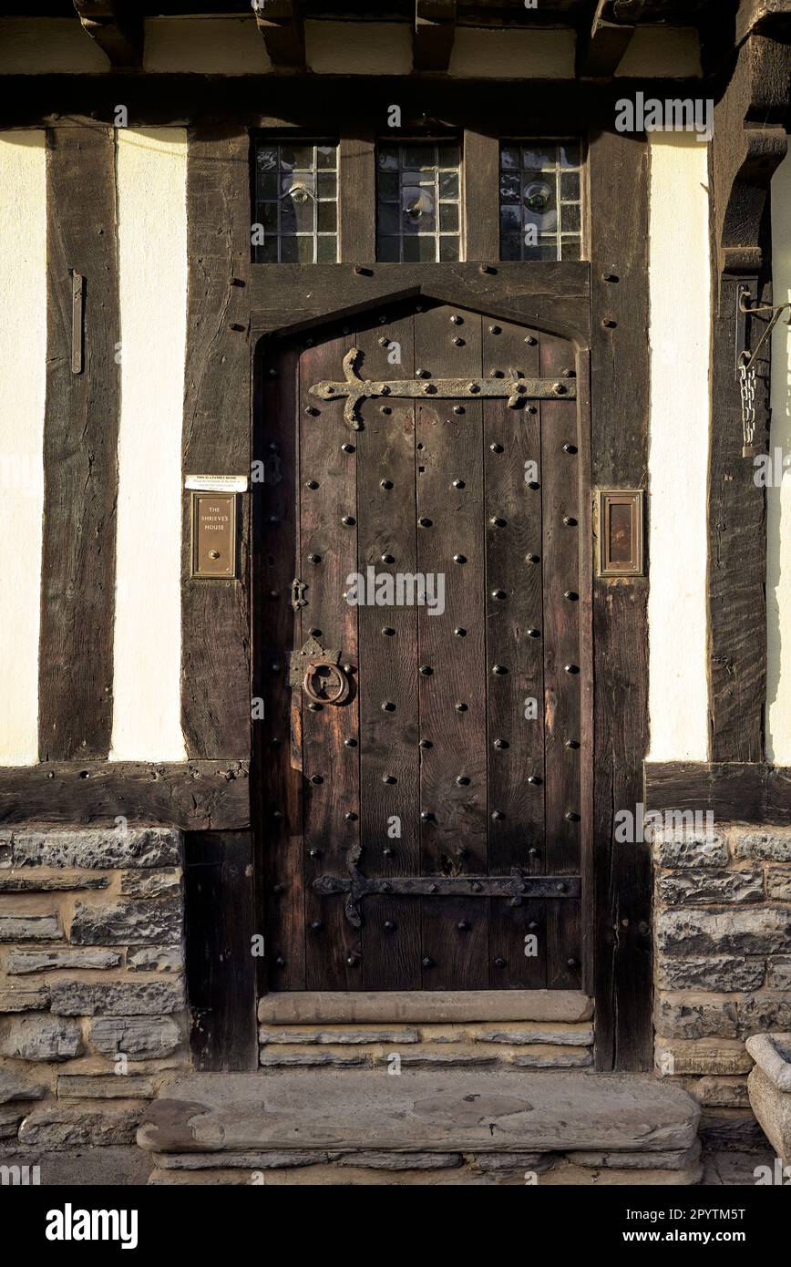 Porte d'entrée de la Shrieve House Stratford upon Avon, Angleterre, Royaume-Uni. La plus ancienne maison habitée à Stratford et reputée un bâtiment hanté Banque D'Images