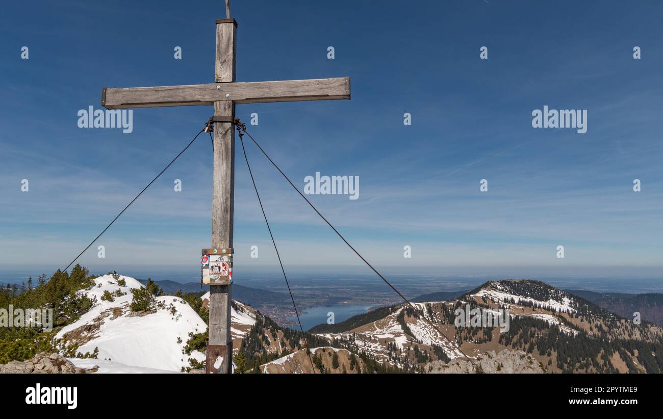 Vue sur une randonnée au Mont Risserkogel près du lac Tegernsee dans les Alpes bavaroises Banque D'Images