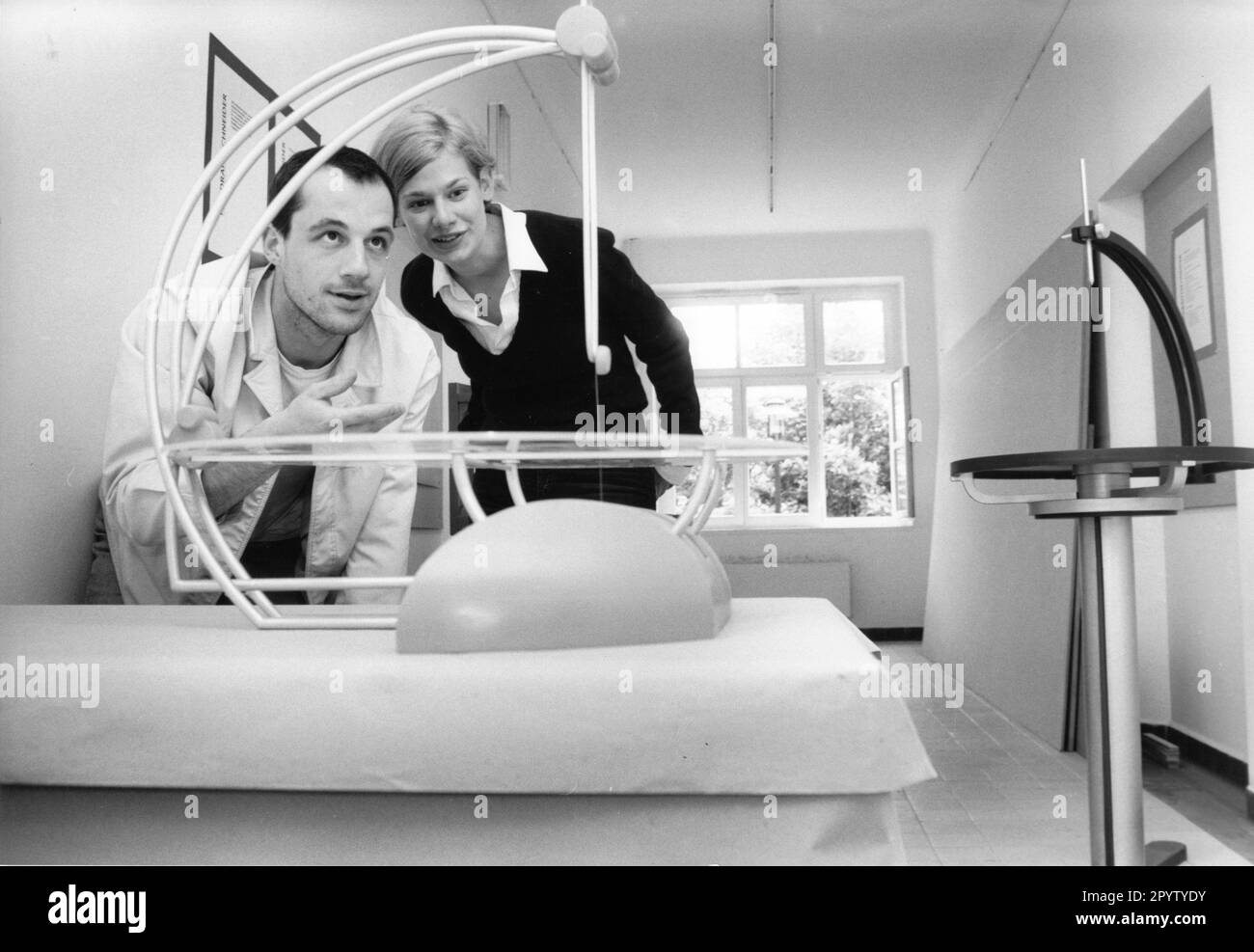Andreas Neubauer et Alexandra Bohn à l'Université des sciences appliquées Potsdam.Fachbereich Design.Studium.Foto:MAZ/Christel Köster,04.06.1996 [traduction automatique] Banque D'Images