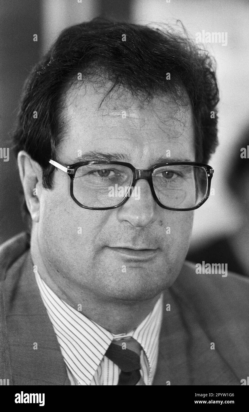 Allemagne, Bonn, 14.05.1992 Archives: 33-73-19 pour votre archive photo: Klaus Kinkel, Ministre fédéral des Affaires étrangères [traduction automatique] Banque D'Images