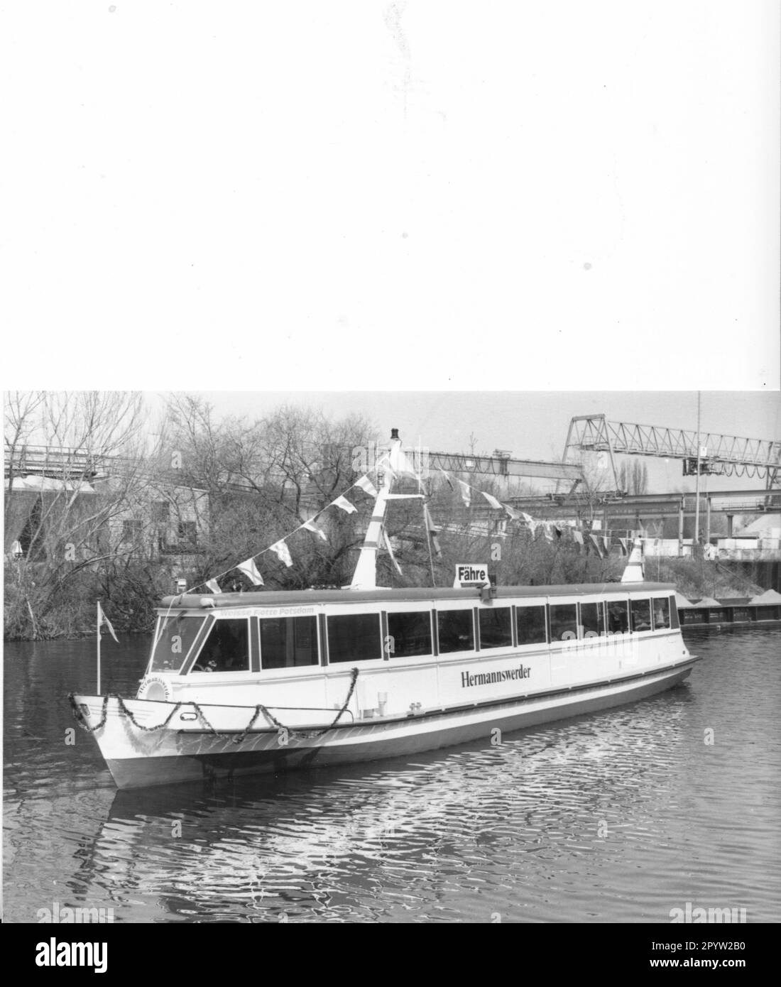 'Potsdam White Fleet tourisme trafic maritime port bassin eau nature loisir ici MS navire ''Hermannswerder'' sur 14.04.1992 photo: MAZ/Christel Köster [traduction automatique]' Banque D'Images