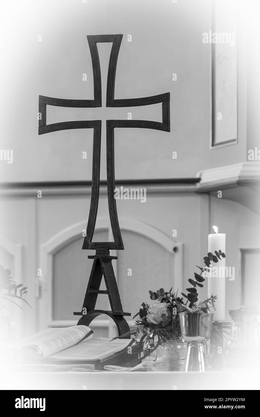 La croix du christianisme dans une église Banque D'Images