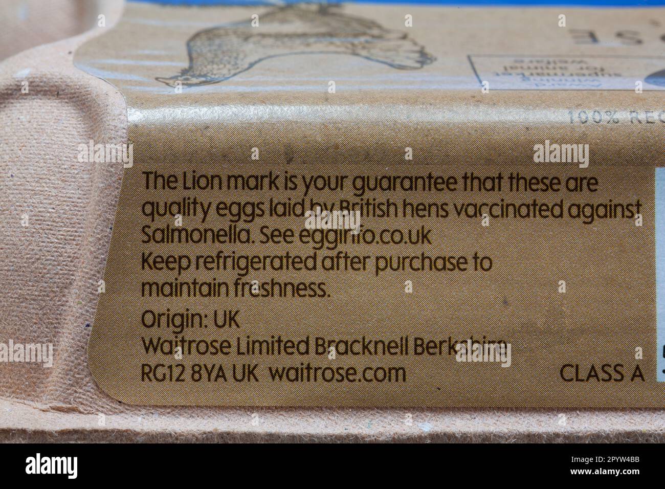 La marque Lion est votre garantie que ce sont des œufs de qualité pondus par des poules britanniques vaccinées contre les détails de Salmonella sur la boîte d'œufs de Waitrose Banque D'Images