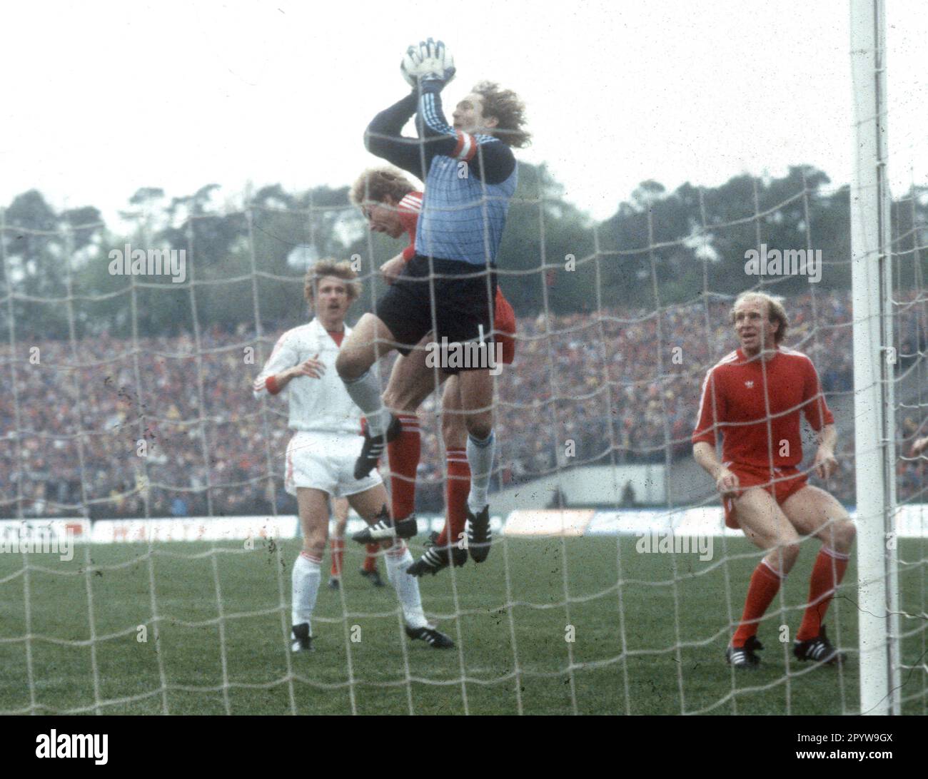 DFB Cup final FC Bayern Muenchen - 1. FC Nuernberg 4:2 /01.05.1982/ le  gardien de