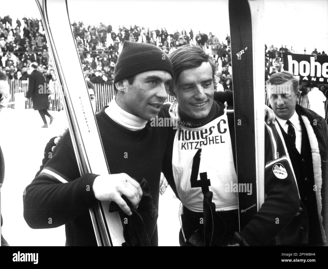 Ski alpin : course de la coupe du monde à Kitzbühel sur 22.01.1967. Karl Schranz (à gauche) et Jean-Claude Killy. Pour un usage journalistique uniquement ! Réservé à un usage éditorial ! [traduction automatique] Banque D'Images