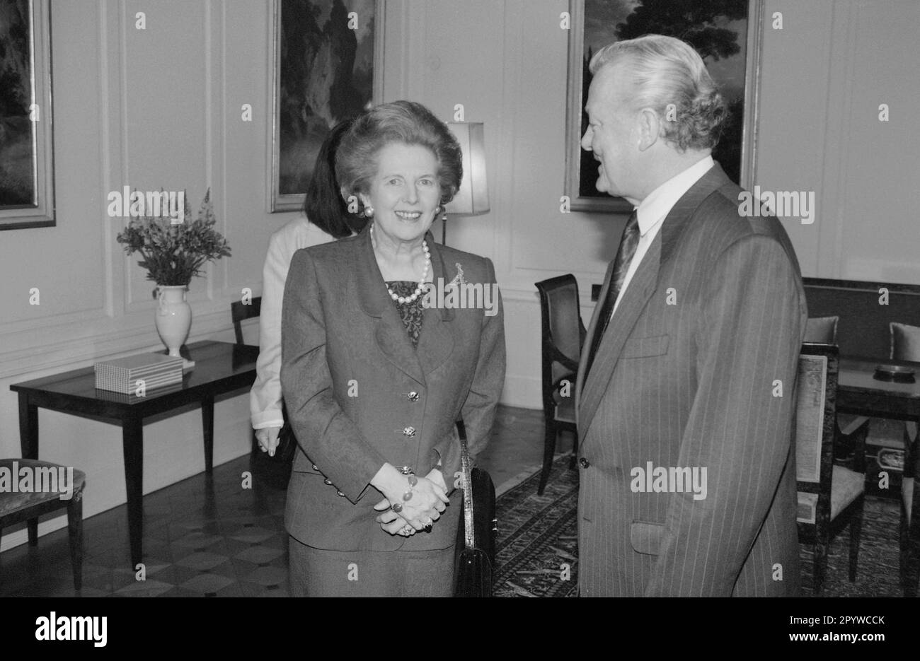 Margaret Thatcher avec le Premier ministre bavarois Max Streibl lors d'une visite à Munich. [traduction automatique] Banque D'Images