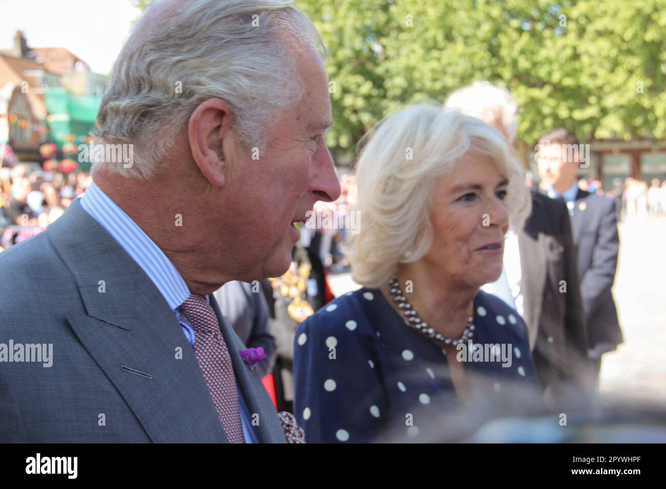 Salisbury, Wiltshire, Royaume-Uni. 18th juin 2018. Le roi Charles III (anciennement Prince Charles) et la reine Consort (anciennement duchesse de Cornwall) se sont rendu à Salisbury en juin 2018, peu après l'incident russe de Spy Novichok. Banque D'Images