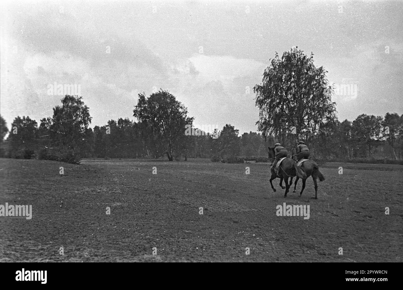 Courses hippiques à Rennbahn Hoppegarten. L'Union-Klub a été fondée à Hoppegarten, près de Berlin, en 1867. Le club équestre comprenait des membres de l'élite politique et financière, ainsi que presque tous les diplomates accrédités de Berlin. Banque D'Images