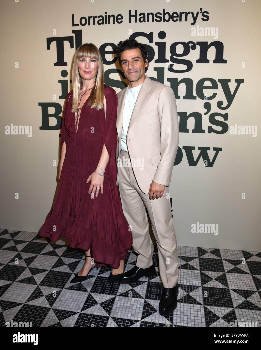 5 mai 2023, New York, New York, Etats-Unis : Elvira Lind et Oscar Isaac assistent à la « fenêtre du signe dans Sidney Brustein » de Lorraine Hansberry pour célébrer le retour de Broadway avec un spectacle spécial de gala et après la fête à l'hôtel Virgin de New York. (Credit image: © photo image Press via ZUMA Press Wire) USAGE ÉDITORIAL SEULEMENT! Non destiné À un usage commercial ! Banque D'Images 5 mai 2023, New York, New York, Etats-Unis : Elvira Lind et Oscar Isaac assistent à la « fenêtre du signe dans Sidney Brustein » de Lorraine Hansberry pour célébrer le retour de Broadway avec un spectacle spécial de gala et après la fête à l'hôtel Virgin de New York. (Credit image: © photo image Press via ZUMA Press Wire) USAGE ÉDITORIAL SEULEMENT! Non destiné À un usage commercial ! Banque D'Images