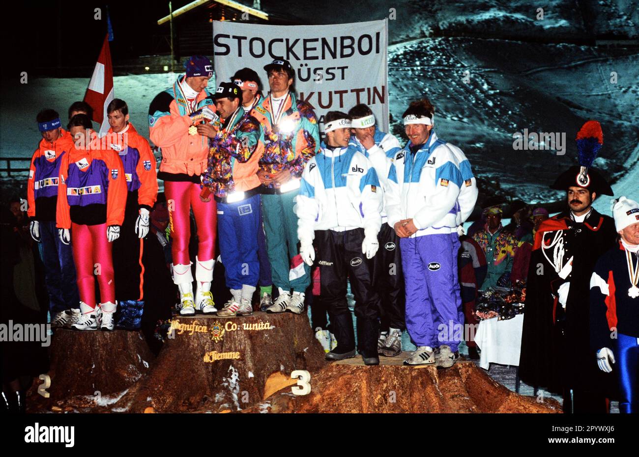 CHAMPIONNAT DU MONDE NORDIQUE DE SKI 1991 À Val DIE FIEMME cérémonie de saut d'équipe: Allemagne en 3rd lieu PHOTO (C): WEREK Pressebildagentur XTagxderXAufnahmeXgeschaetztX xxNOxMODELxRELEASExx [traduction automatique]- AUTRICHE OUT Banque D'Images